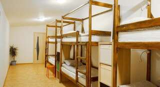 Гостиница Хостел «Друзья» Сочи Спальное место на двухъярусной кровати в общем номере для женщин-3